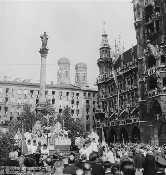 Open Air Mass in Munich (1958)